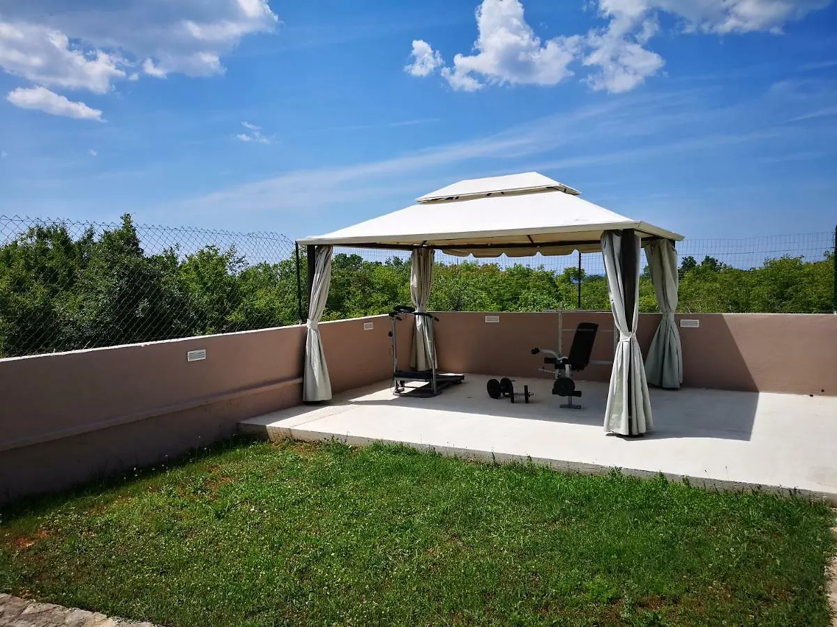 Vakantiehuis Meerblick Ferienhaus Julian Nahe Rovinj